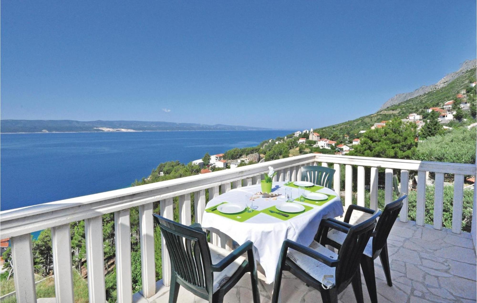 2 Bedroom Nice Apartment In Mimice Exterior foto